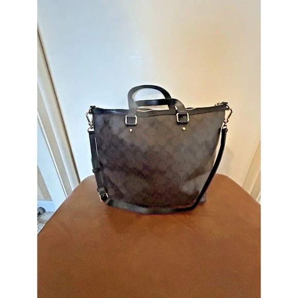 COACH SIGNATURE PLEATED TOTE BAG W/TAG Peyton